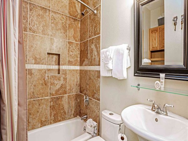 Vail Ski Vacation Condo 2 Bedrooms with Pool