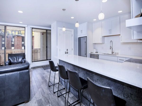 Vail Two Bedroom Two Bathroom Ski Condo with Onsite Parking