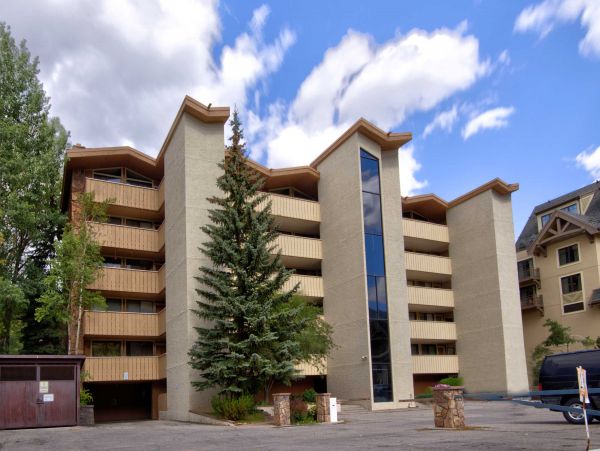 Vail Two Bedroom Two Bathroom Ski Condo with Onsite Parking