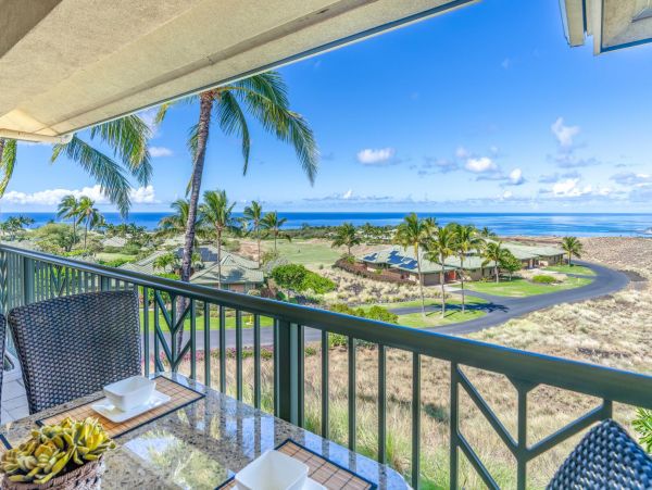 This 3 Bedroom Luxury Condo Overlooks Golf Course and Ocean
