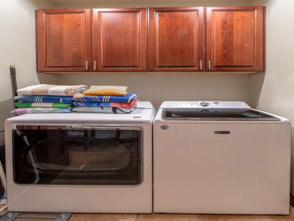 This 3 Bedroom Luxury Condo Overlooks Golf Course and Ocean