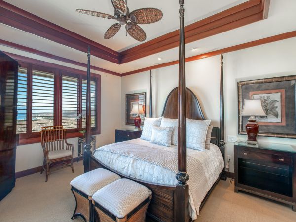 This 3 Bedroom Luxury Condo Overlooks Golf Course and Ocean