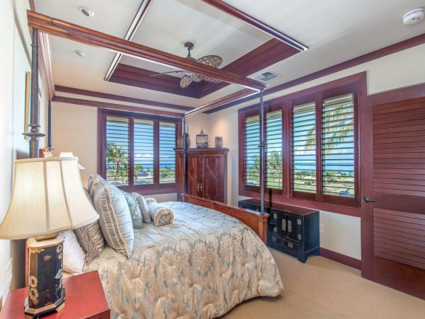 This 3 Bedroom Luxury Condo Overlooks Golf Course and Ocean