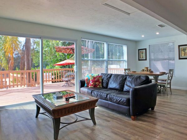 Siesta Key 3 Bedroom Rental Sleeps 8 With Pool Small Complex