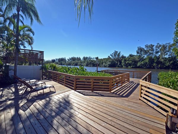 Siesta Key 3 Bedroom Rental Sleeps 8 With Pool Small Complex