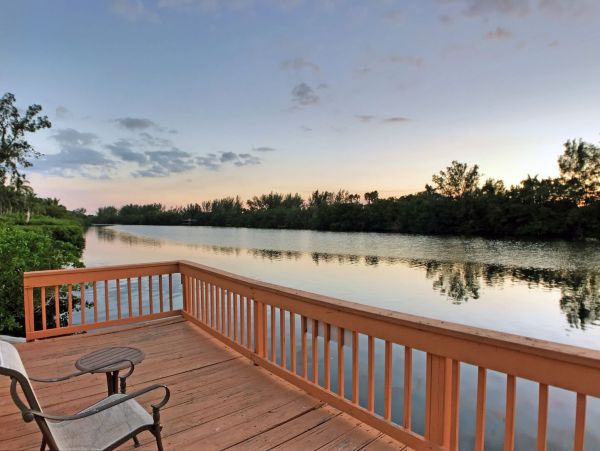Siesta Key 3 Bedroom Rental Sleeps 8 With Pool Small Complex
