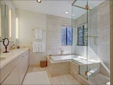 Vail Four Bedroom Vacation Home Sleeps Ten Guests