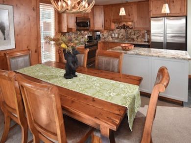 Vail Vacation Condo Sleeps 6 Guests Walk to Gondola