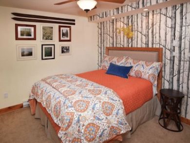 Vail Vacation Condo Sleeps 6 Guests Walk to Gondola