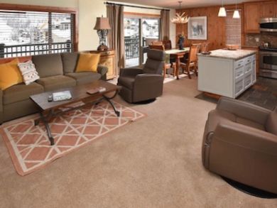Vail Vacation Condo Sleeps 6 Guests Walk to Gondola