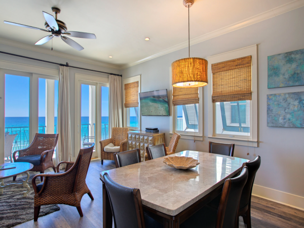 Five Bedroom Luxurious Beachfront Home - Sleeps 16 Guests