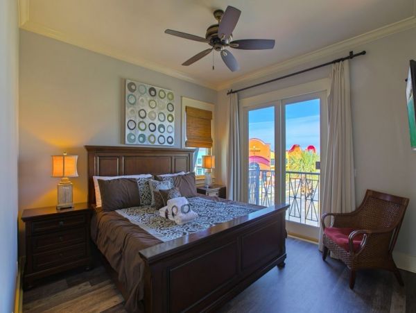 Five Bedroom Luxurious Beachfront Home - Sleeps 16 Guests