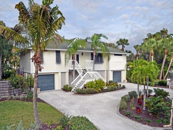 Fantastic Siesta Key Three Bedroom Vacation Home Great Pool