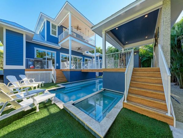 Holmes Beach Luxury Vacation Rental Anna Maria Island Home with Private Pool