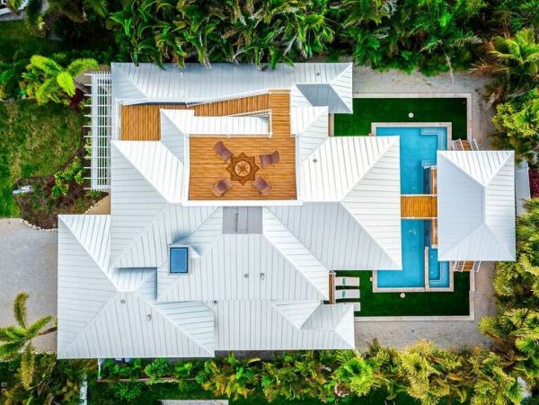 Holmes Beach Luxury Vacation Rental Anna Maria Island Home with Private Pool