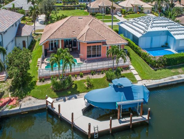 Marco Island Vacation Rental - Walk to Beach Waterfront Home