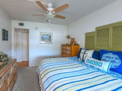 Two Bedroom, One Bathroom Anna Maria Condo Sleeps Five