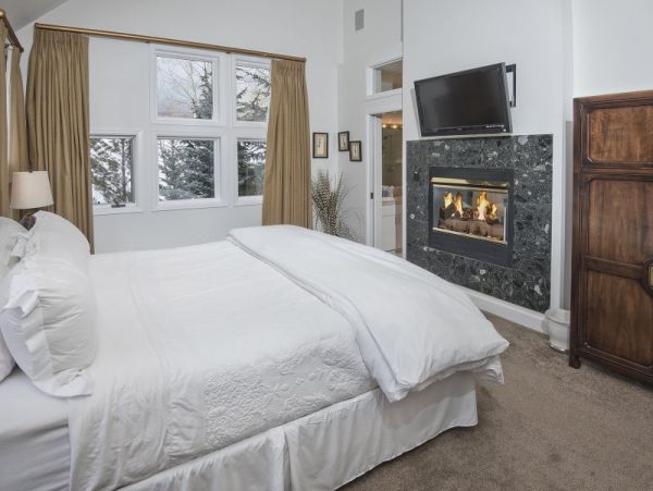 Vail Vacation Home - Drive to Slopes - Sleeps 12