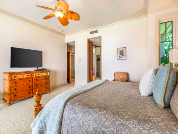 Big Island Luxurious 4-Bedroom Villa with Ocean Views & Pool BEACH CLUB ACCESS
