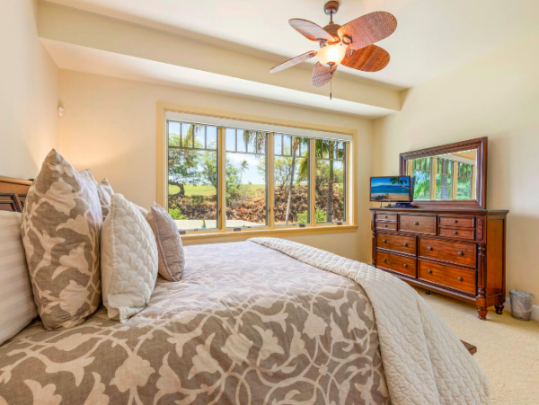 Big Island Luxurious 4-Bedroom Villa with Ocean Views & Pool BEACH CLUB ACCESS