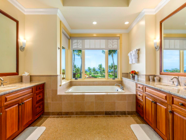 Big Island Luxurious 4-Bedroom Villa with Ocean Views & Pool BEACH CLUB ACCESS
