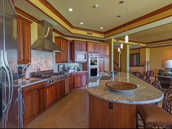 Big Island Luxurious 4-Bedroom Villa with Ocean Views & Pool BEACH CLUB ACCESS