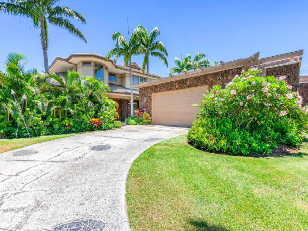 Big Island Luxurious 4-Bedroom Villa with Ocean Views & Pool BEACH CLUB ACCESS