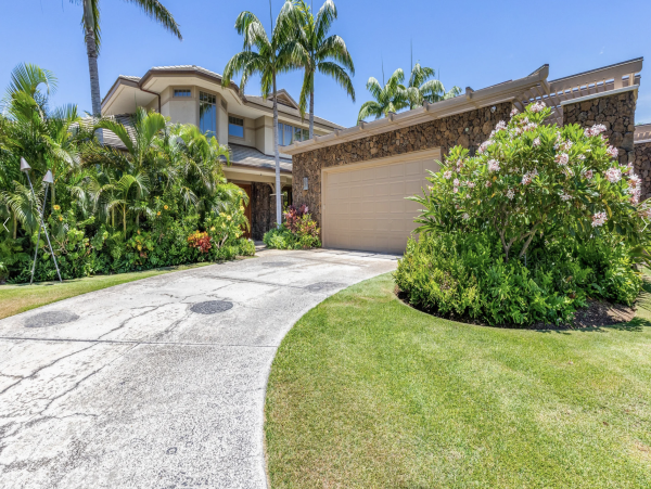 Big Island Luxurious 4-Bedroom Villa with Ocean Views & Pool BEACH CLUB ACCESS