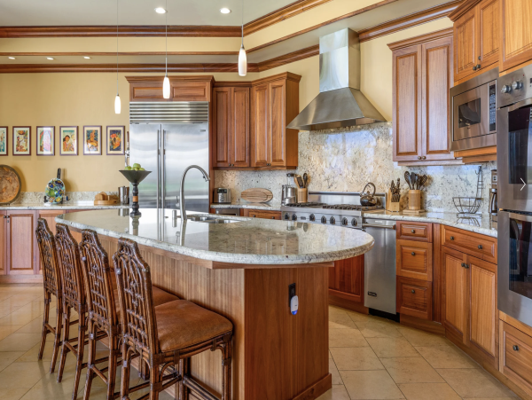 Big Island Luxurious 4-Bedroom Villa with Ocean Views & Pool BEACH CLUB ACCESS