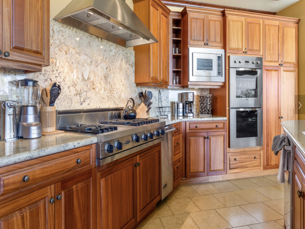 Big Island Luxurious 4-Bedroom Villa with Ocean Views & Pool BEACH CLUB ACCESS