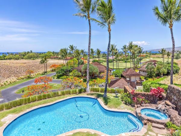 Big Island Luxurious 4-Bedroom Villa with Ocean Views & Pool BEACH CLUB ACCESS