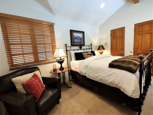 Five Bedroom Vatation Home with Amazing Mountain Views in Vail