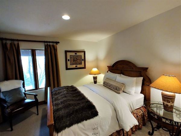 Five Bedroom Vatation Home with Amazing Mountain Views in Vail