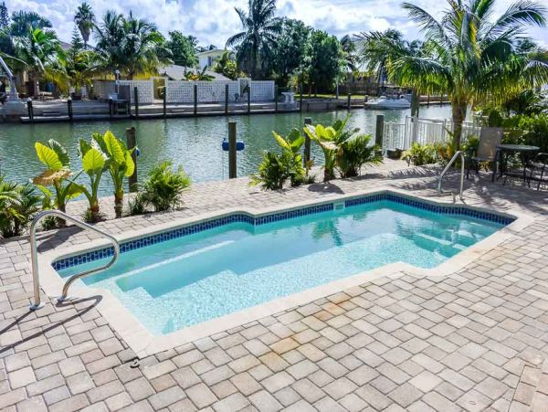 Duplex Sleeps 14 with Private Pool and Dock