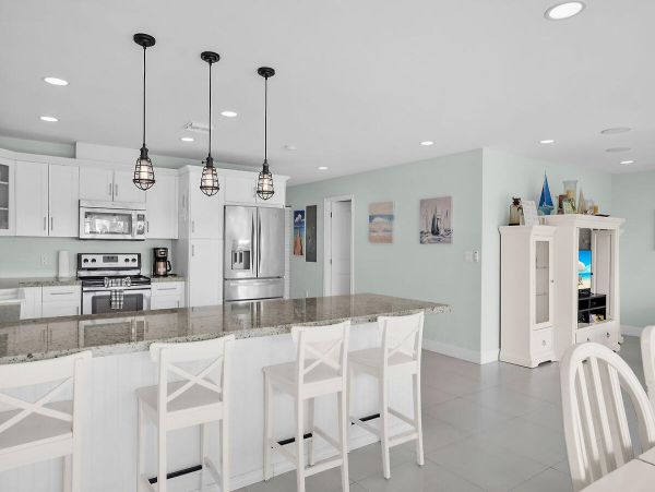 Duplex Sleeps 14 with Private Pool and Dock