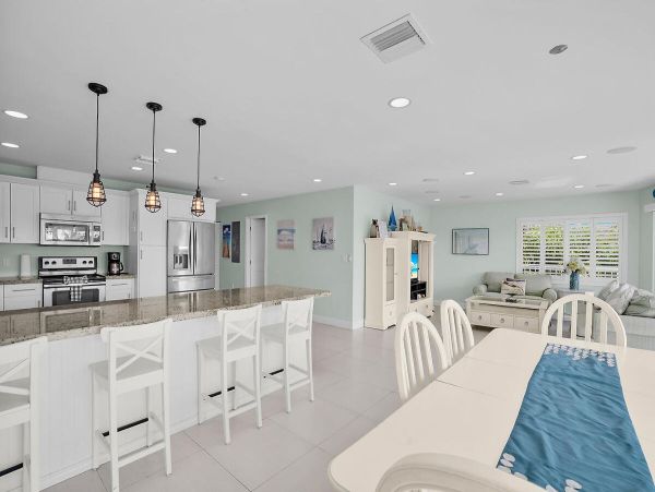 Duplex Sleeps 14 with Private Pool and Dock
