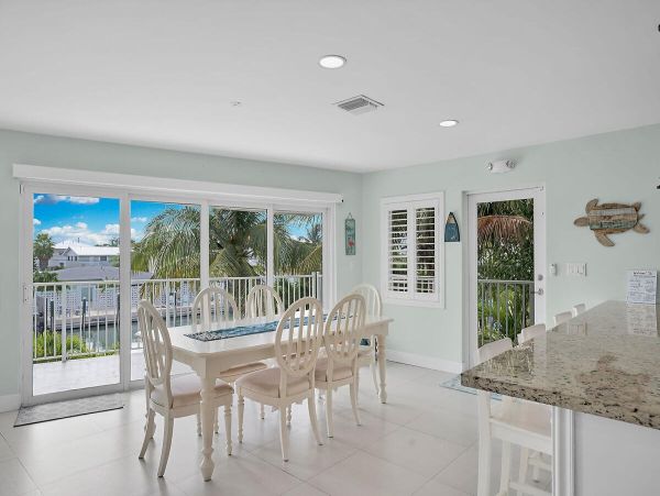 Duplex Sleeps 14 with Private Pool and Dock