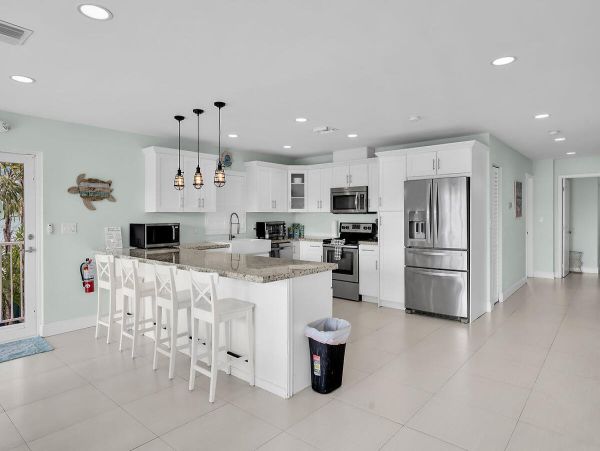 Duplex Sleeps 14 with Private Pool and Dock