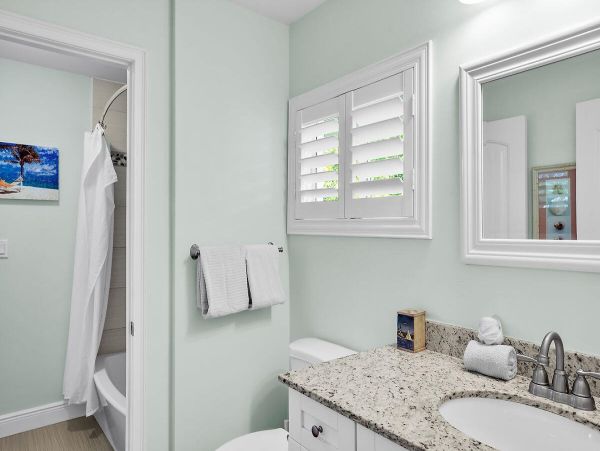 Duplex Sleeps 14 with Private Pool and Dock