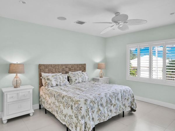 Duplex Sleeps 14 with Private Pool and Dock