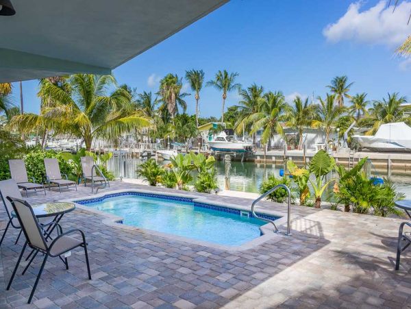 Duplex Sleeps 14 with Private Pool and Dock