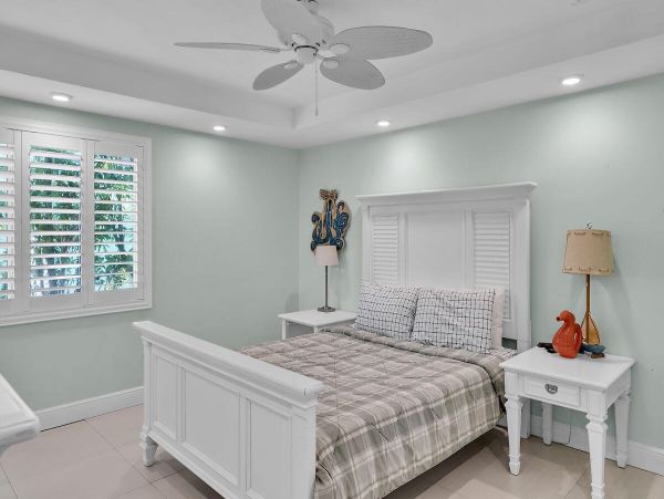 Duplex Sleeps 14 with Private Pool and Dock
