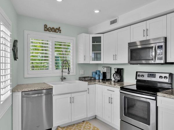 Duplex Sleeps 14 with Private Pool and Dock