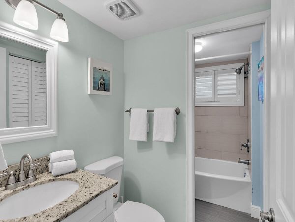 Duplex Sleeps 14 with Private Pool and Dock