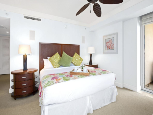 Fifth Floor Luxury Vacation Rental with Full Ocean Views