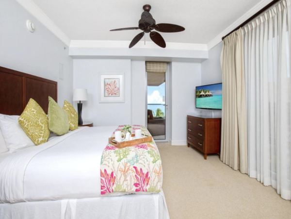 Fifth Floor Luxury Vacation Rental with Full Ocean Views