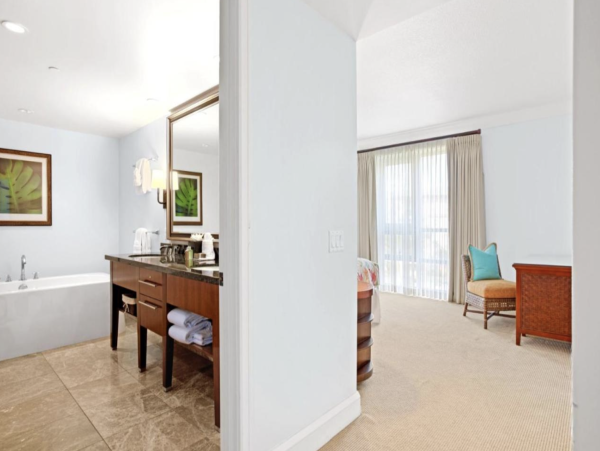 Fifth Floor Luxury Vacation Rental with Full Ocean Views