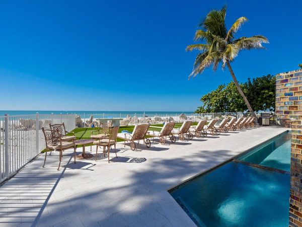 Anna Maria Island Beachfront Vacation Rental - Nine Bedroom Luxury Gulf Coast Home