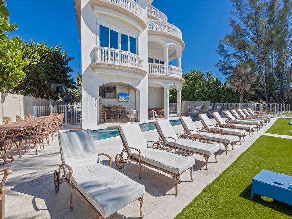 Anna Maria Island Beachfront Vacation Rental - Nine Bedroom Luxury Gulf Coast Home