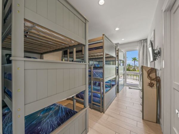 Anna Maria Island Beachfront Vacation Rental - Nine Bedroom Luxury Gulf Coast Home